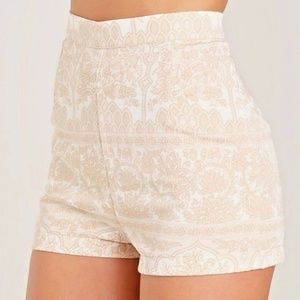 Novella Royale Tan Multicolor Women's Shorts XS